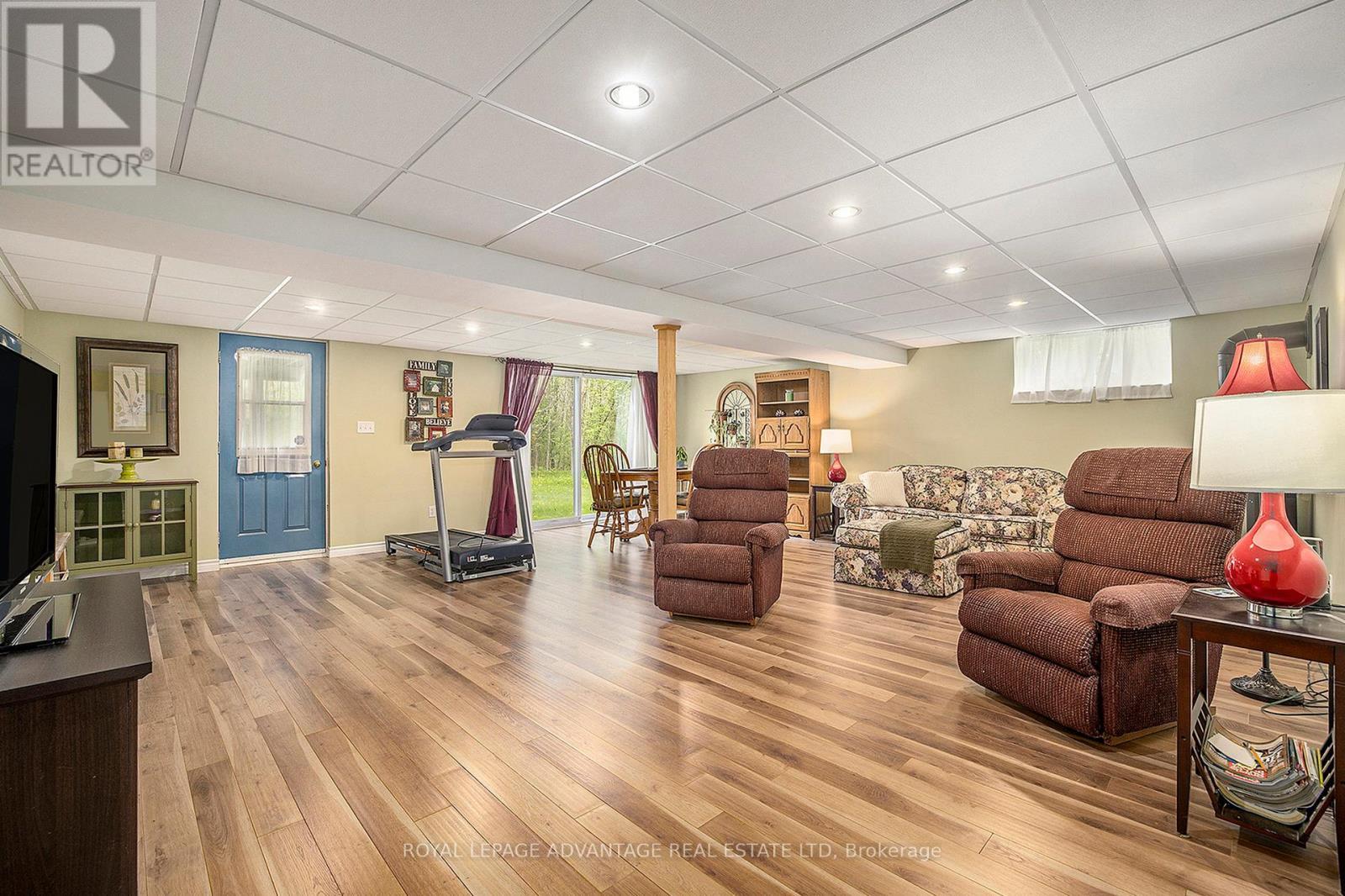 












198 SOMERVILLE DRIVE

,
Tay Valley,




Ontario
K7H3C6

