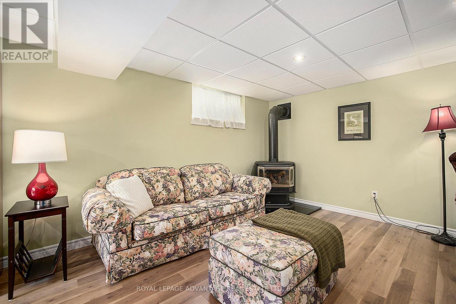 












198 SOMERVILLE DRIVE

,
Tay Valley,




Ontario
K7H3C6

