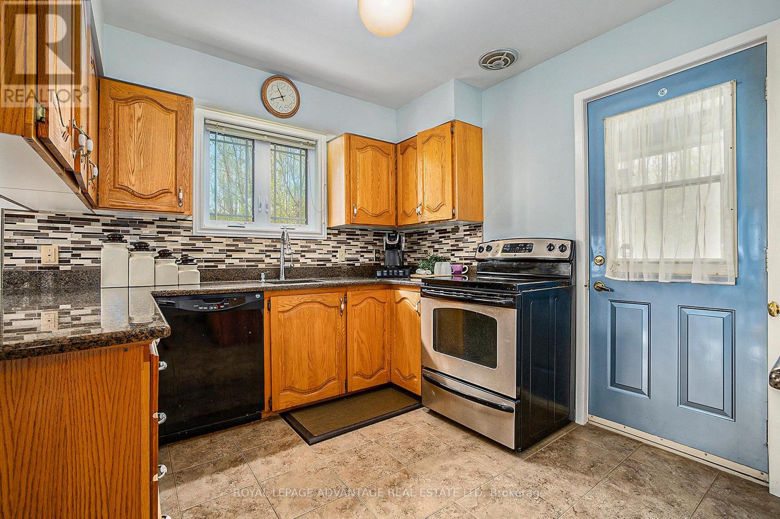 












198 SOMERVILLE DRIVE

,
Tay Valley,




Ontario
K7H3C6

