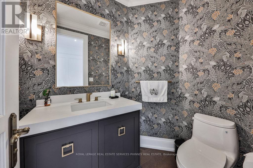 












1257 TECUMSEH PARK DRIVE

,
Mississauga,




Ontario
L5H2W5

