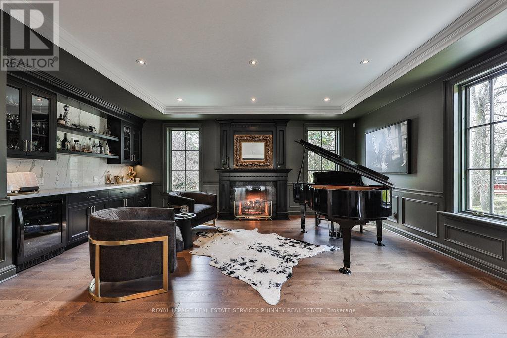 












1257 TECUMSEH PARK DRIVE

,
Mississauga,




Ontario
L5H2W5

