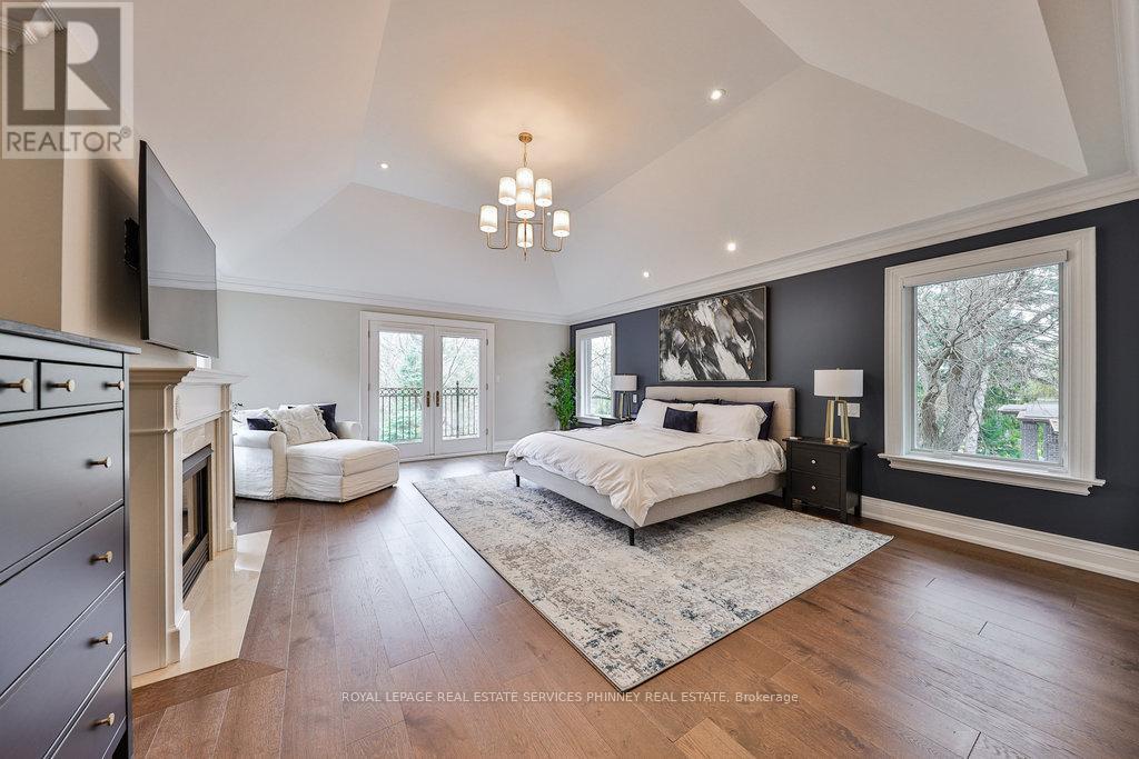 












1257 TECUMSEH PARK DRIVE

,
Mississauga,




Ontario
L5H2W5

