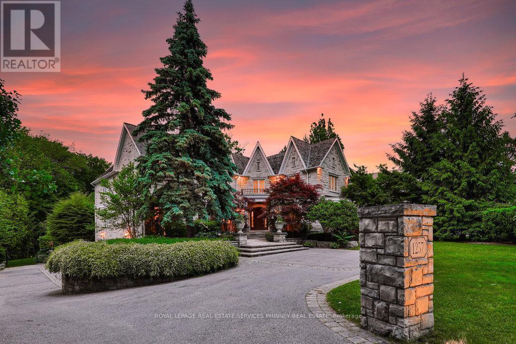 












1257 TECUMSEH PARK DRIVE

,
Mississauga,




Ontario
L5H2W5

