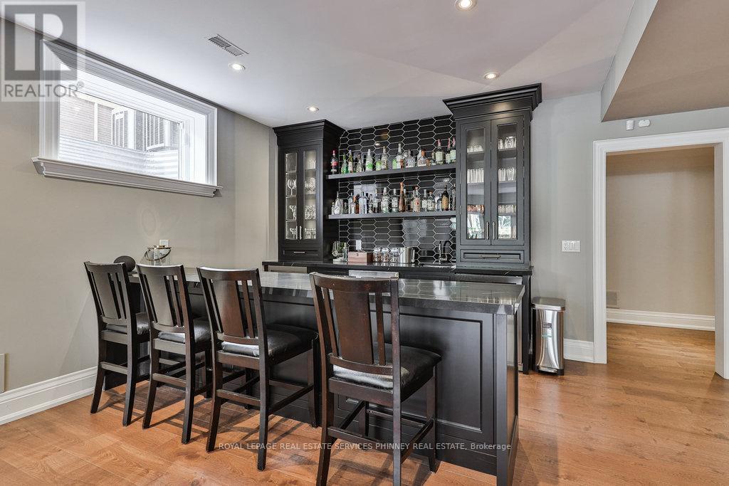 












1257 TECUMSEH PARK DRIVE

,
Mississauga,




Ontario
L5H2W5

