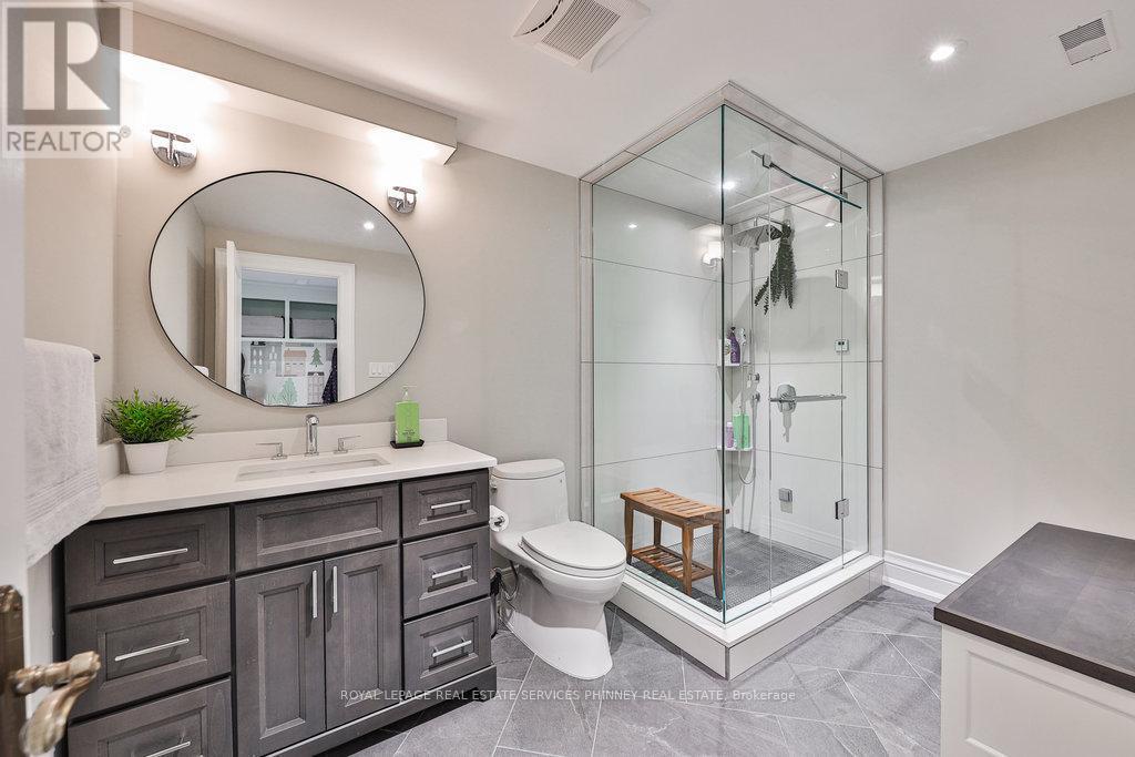 












1257 TECUMSEH PARK DRIVE

,
Mississauga,




Ontario
L5H2W5

