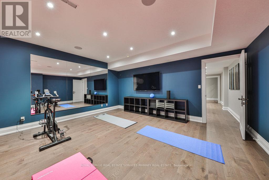 












1257 TECUMSEH PARK DRIVE

,
Mississauga,




Ontario
L5H2W5

