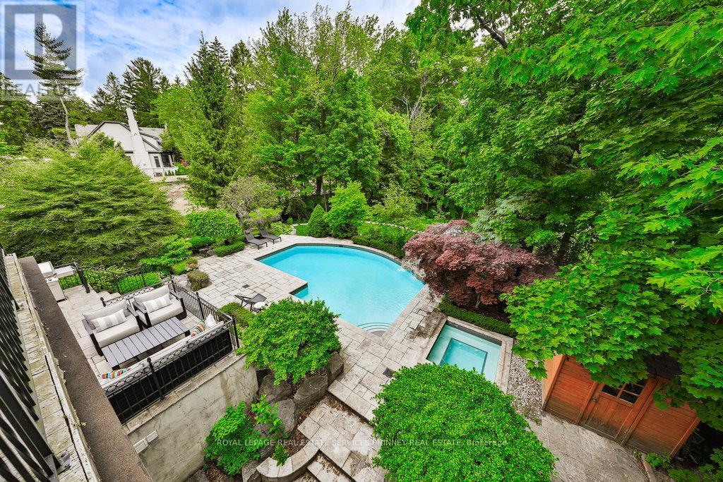 












1257 TECUMSEH PARK DRIVE

,
Mississauga,




Ontario
L5H2W5

