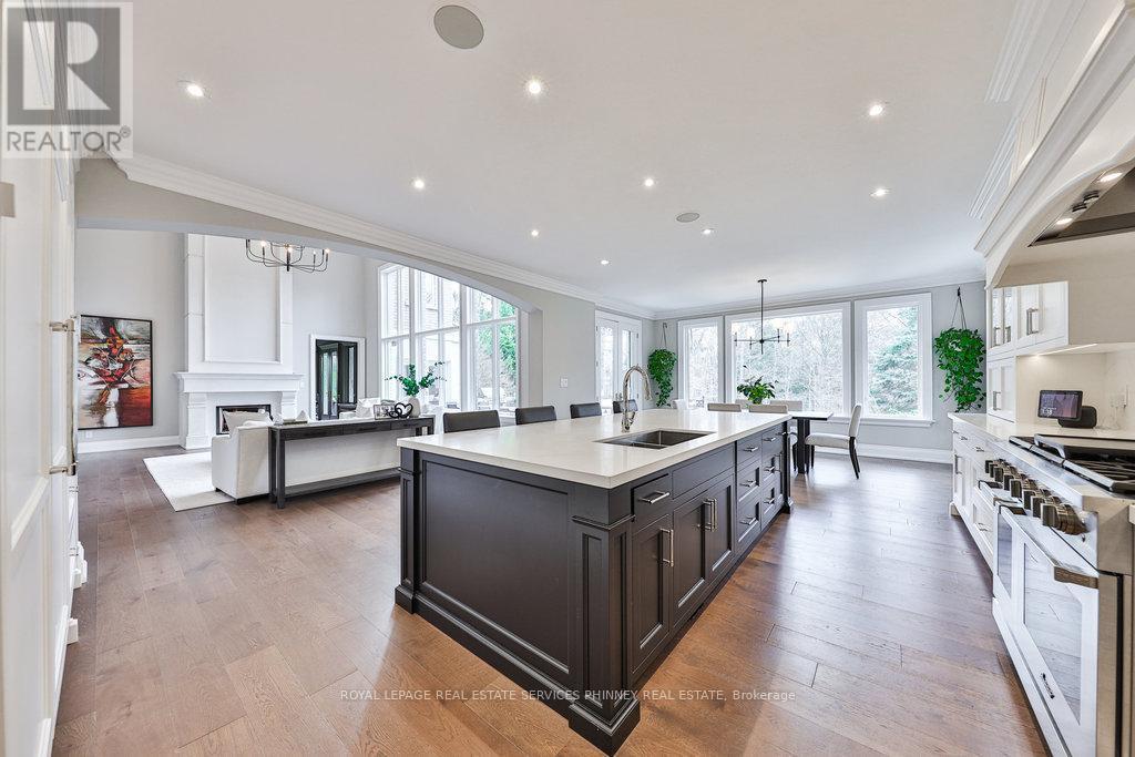 












1257 TECUMSEH PARK DRIVE

,
Mississauga,




Ontario
L5H2W5

