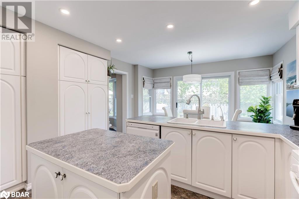 












2053 DEER RUN Avenue

,
Burlington,




Ontario
L7M2S1


