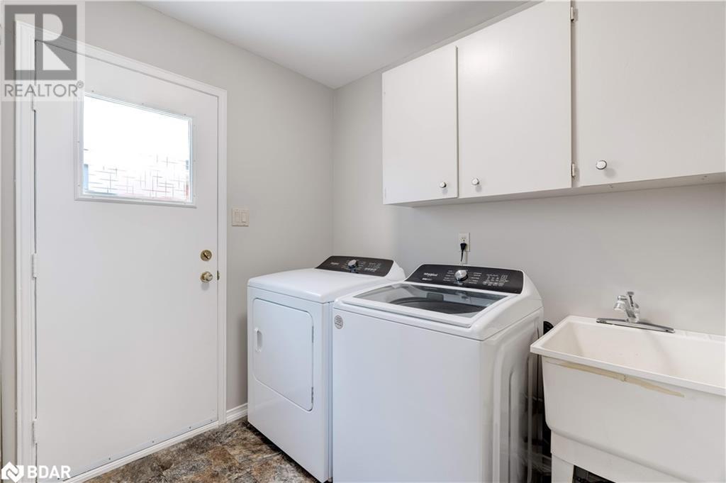 












2053 DEER RUN Avenue

,
Burlington,




Ontario
L7M2S1

