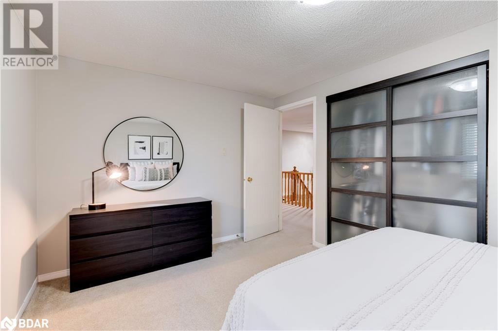 












2053 DEER RUN Avenue

,
Burlington,




Ontario
L7M2S1

