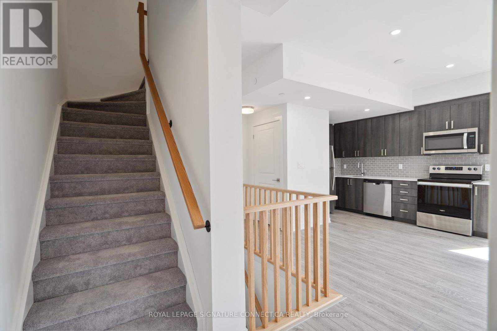 












19 - 4045 HICKORY DRIVE

,
Mississauga,




Ontario
L4W1L1

