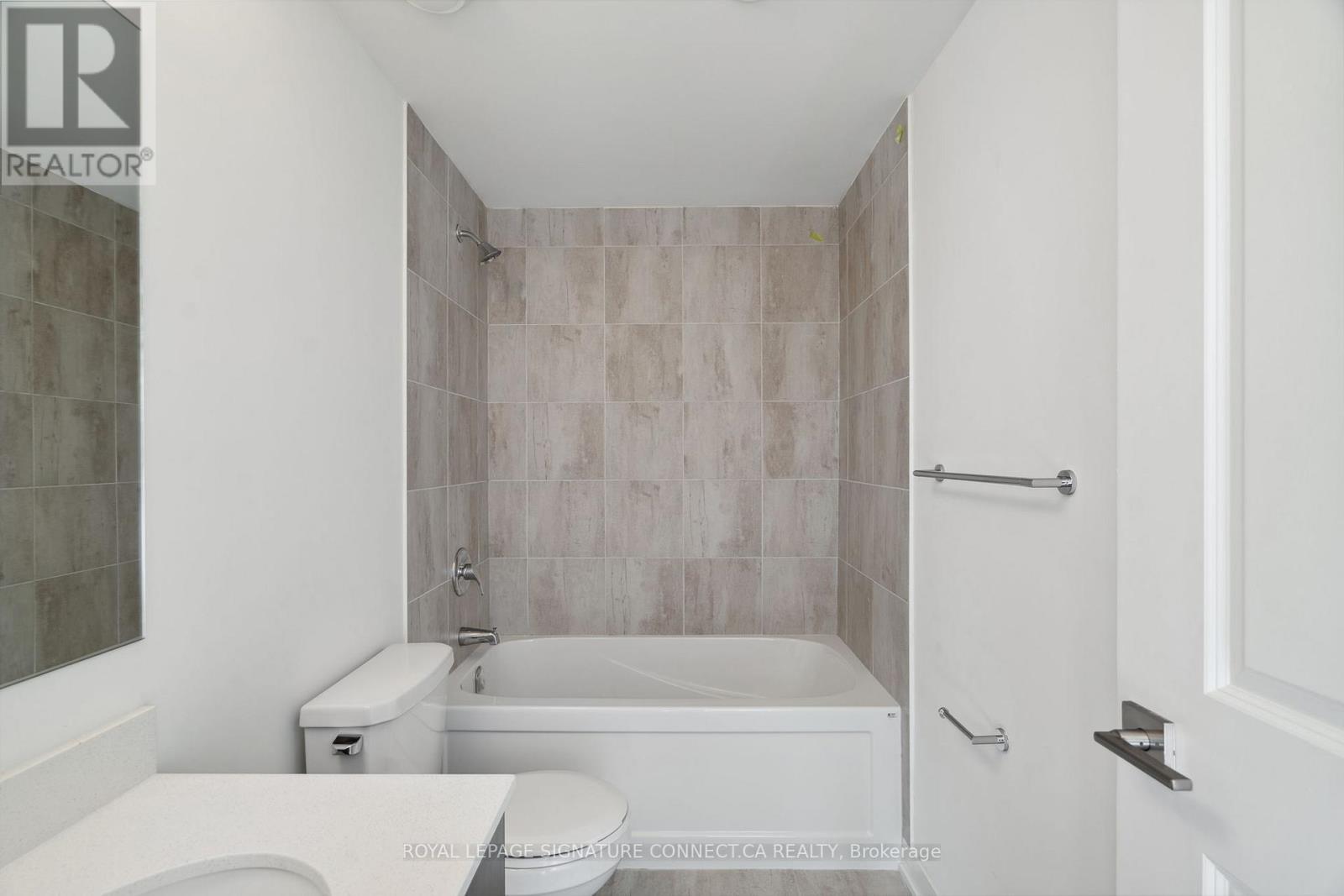 












19 - 4045 HICKORY DRIVE

,
Mississauga,




Ontario
L4W1L1

