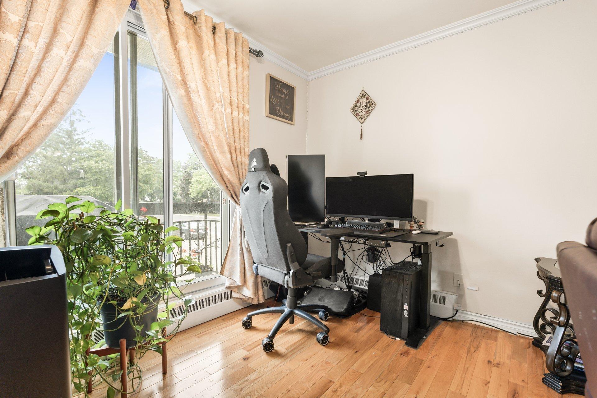 









5210


Rue Riviera

, 121,
Montréal (Pierrefonds-Roxboro),




QC
H8Z2Z6

