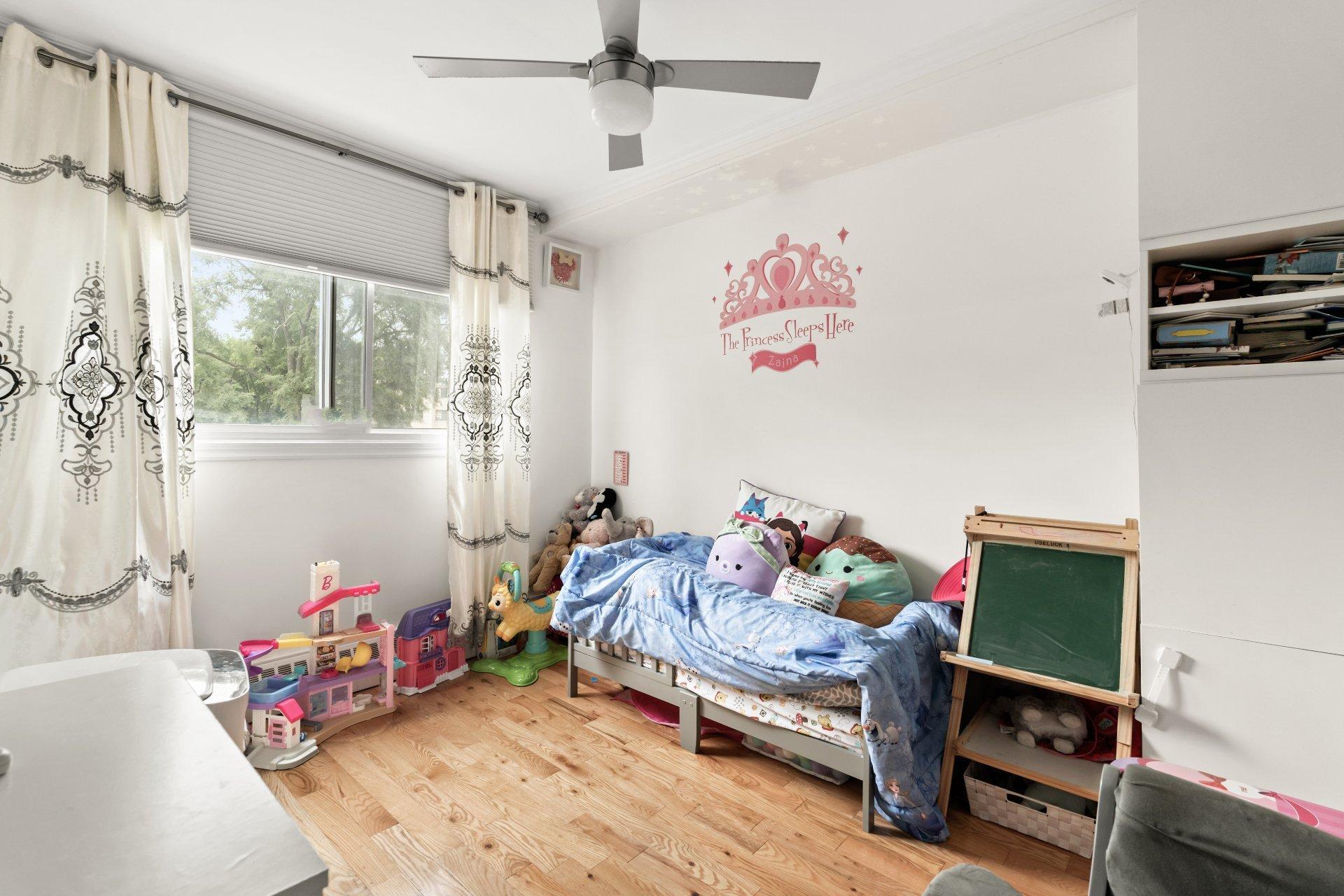 









5210


Rue Riviera

, 121,
Montréal (Pierrefonds-Roxboro),




QC
H8Z2Z6

