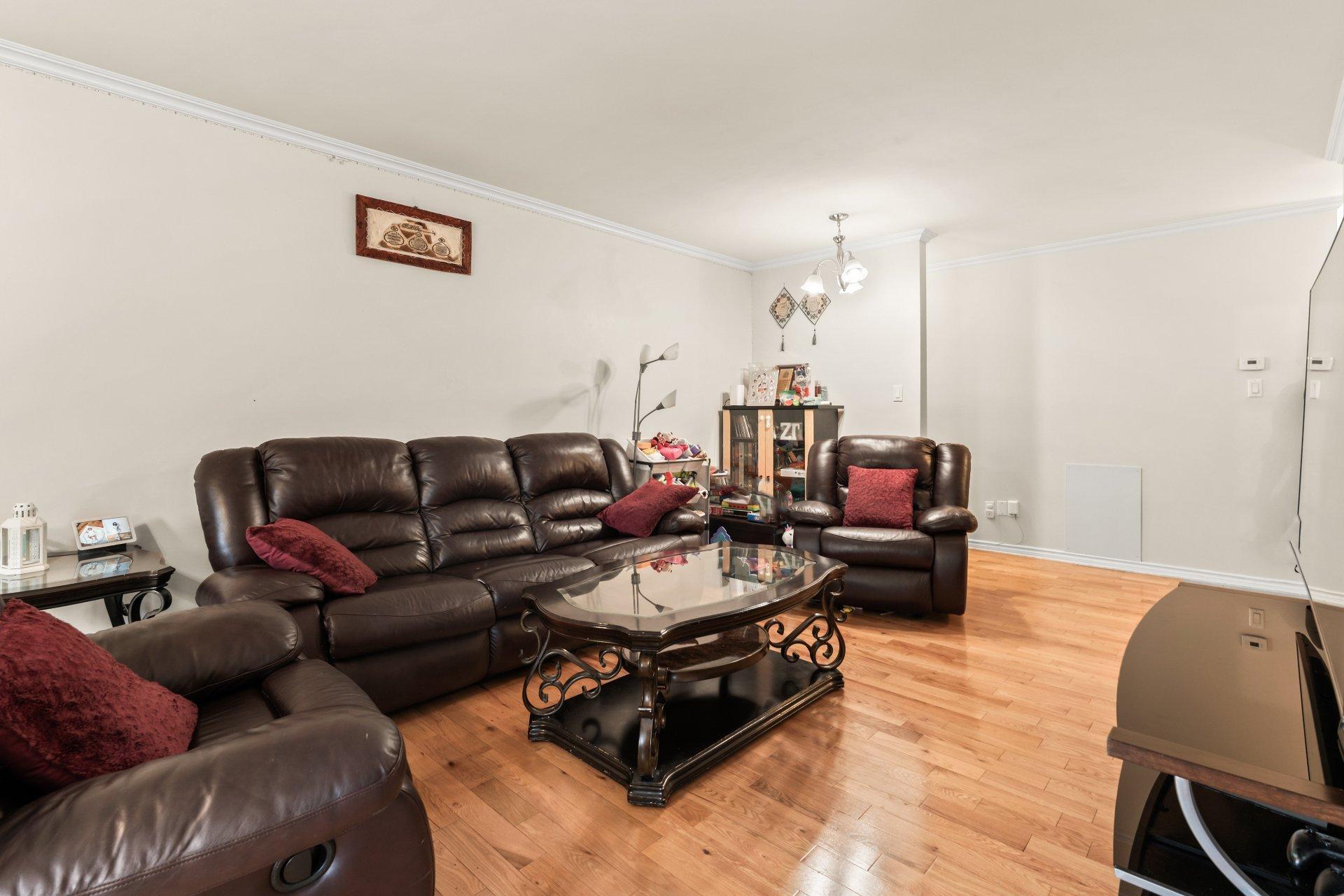 









5210


Rue Riviera

, 121,
Montréal (Pierrefonds-Roxboro),




QC
H8Z2Z6

