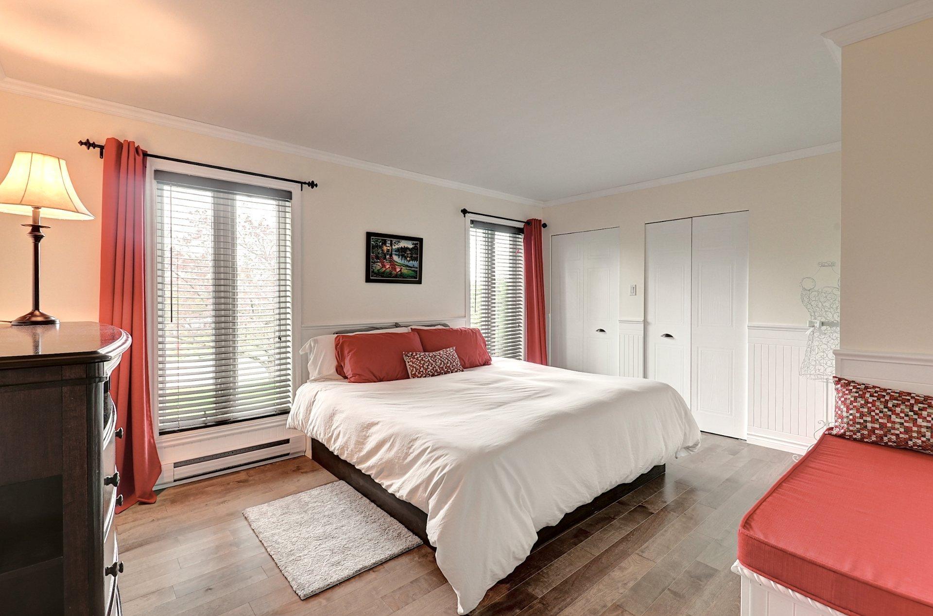 









235


Rue Jacques

,
Sherbrooke (Fleurimont),




QC
J1G5E2

