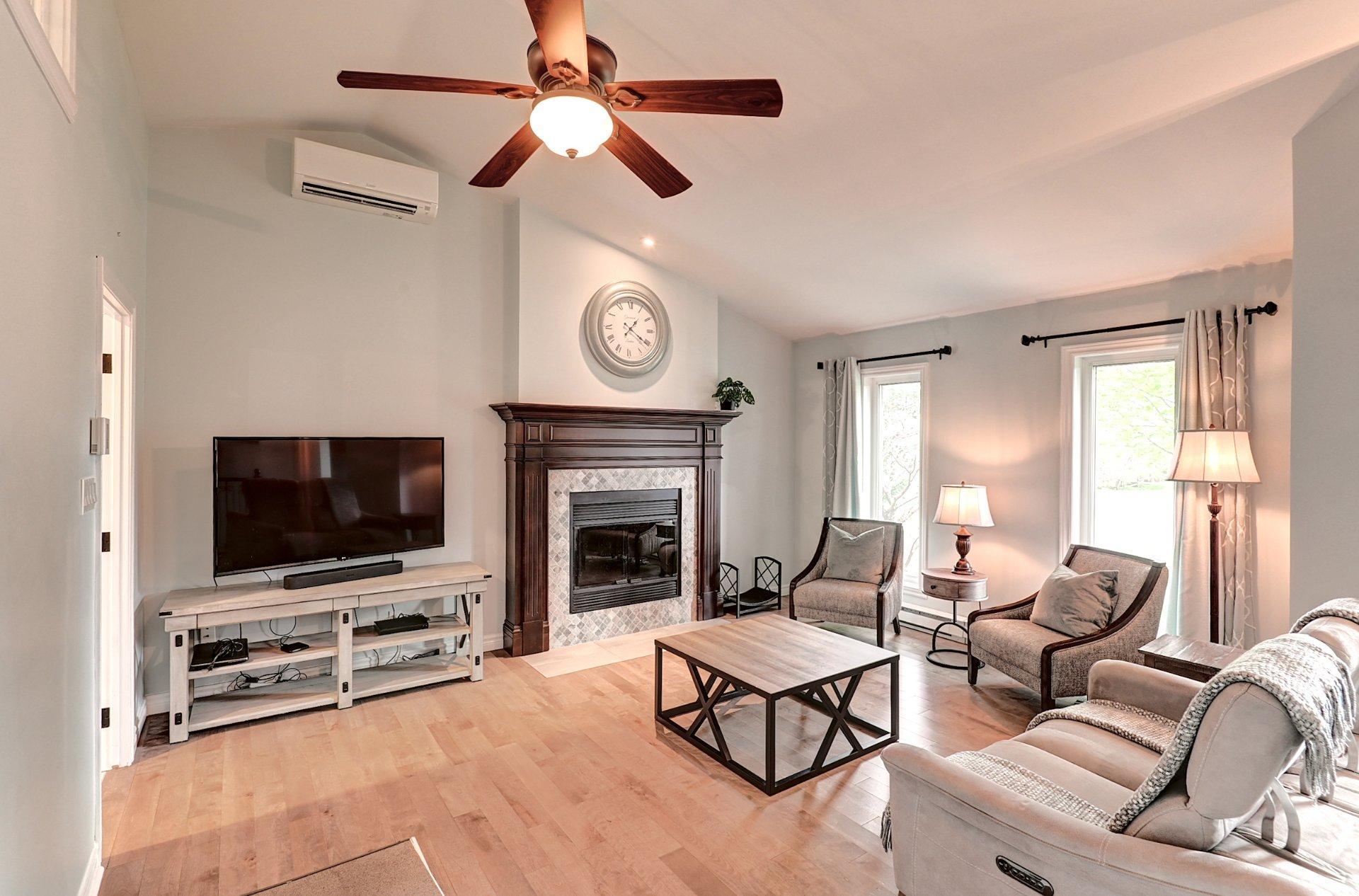 









235


Rue Jacques

,
Sherbrooke (Fleurimont),




QC
J1G5E2

