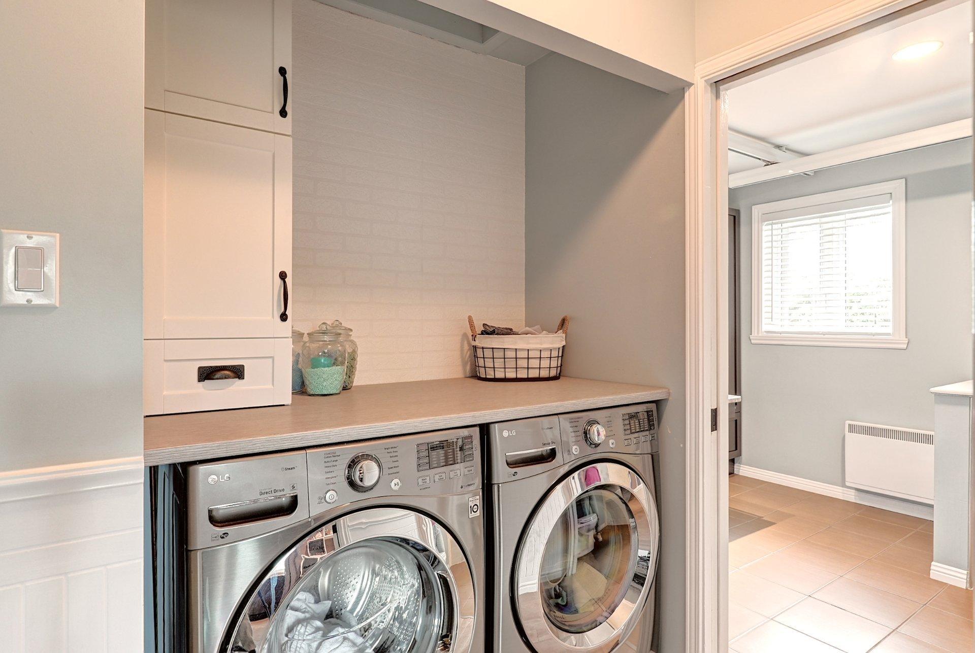 









235


Rue Jacques

,
Sherbrooke (Fleurimont),




QC
J1G5E2

