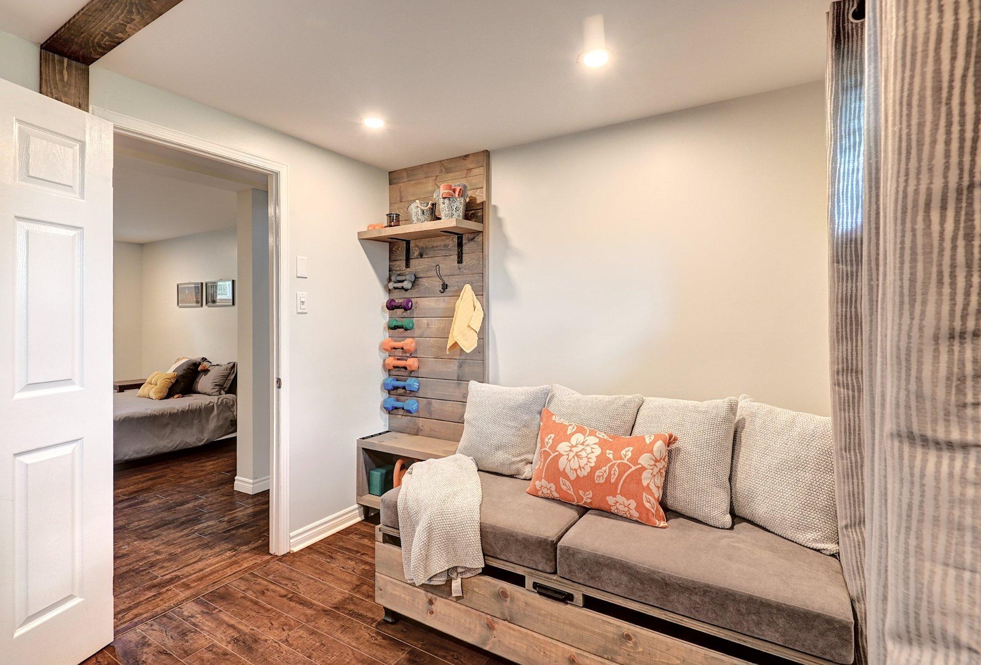 









235


Rue Jacques

,
Sherbrooke (Fleurimont),




QC
J1G5E2

