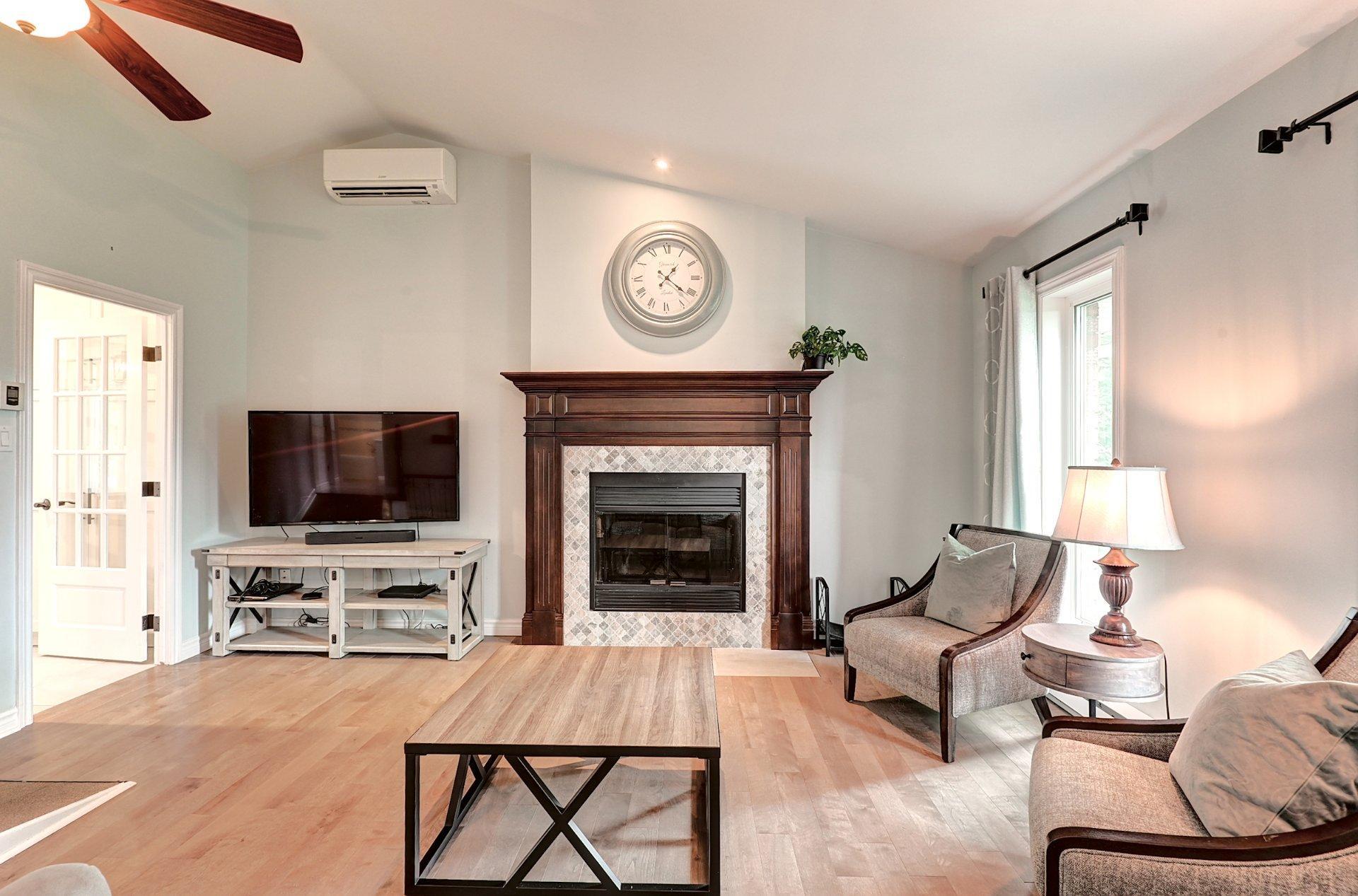 









235


Rue Jacques

,
Sherbrooke (Fleurimont),




QC
J1G5E2

