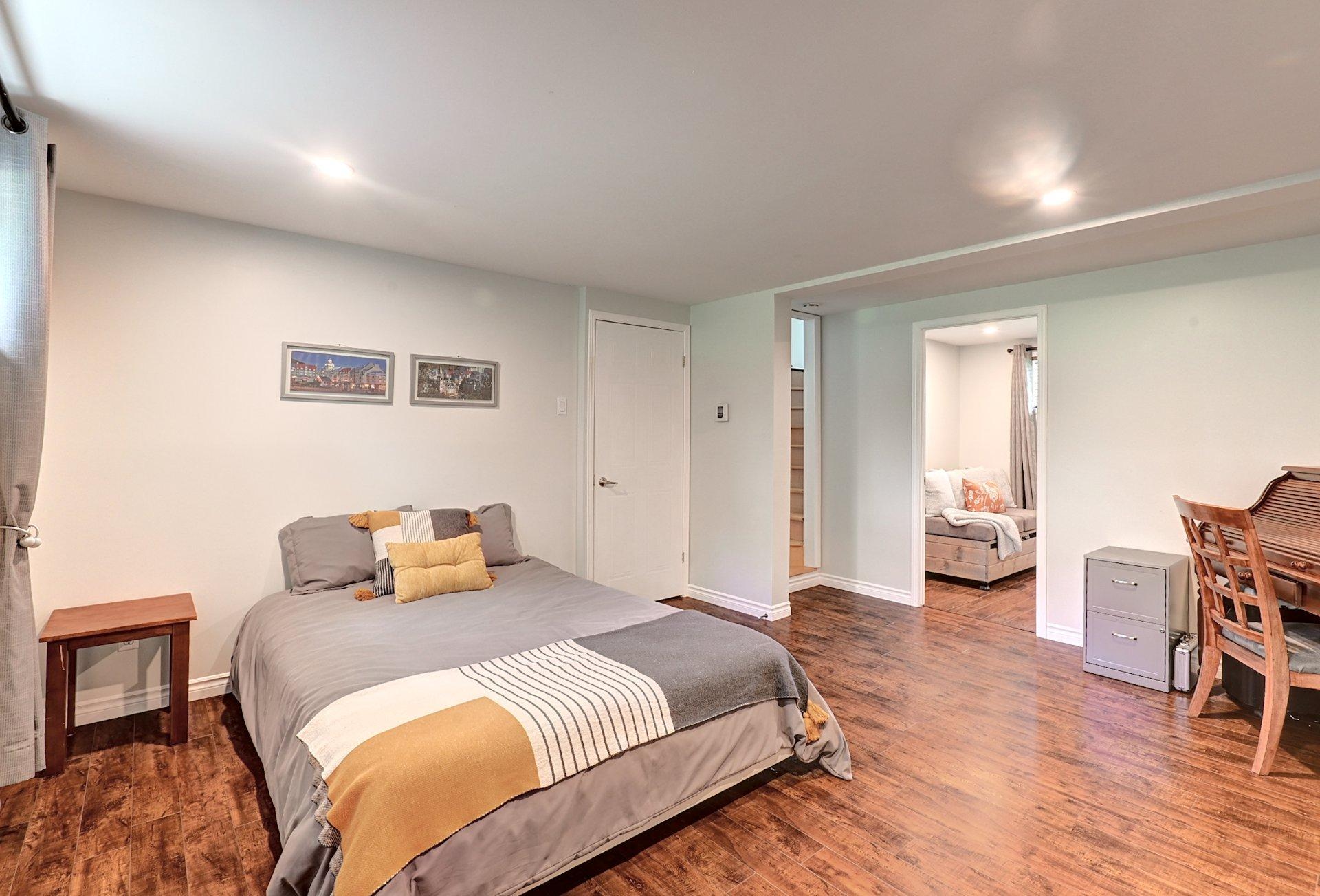 









235


Rue Jacques

,
Sherbrooke (Fleurimont),




QC
J1G5E2

