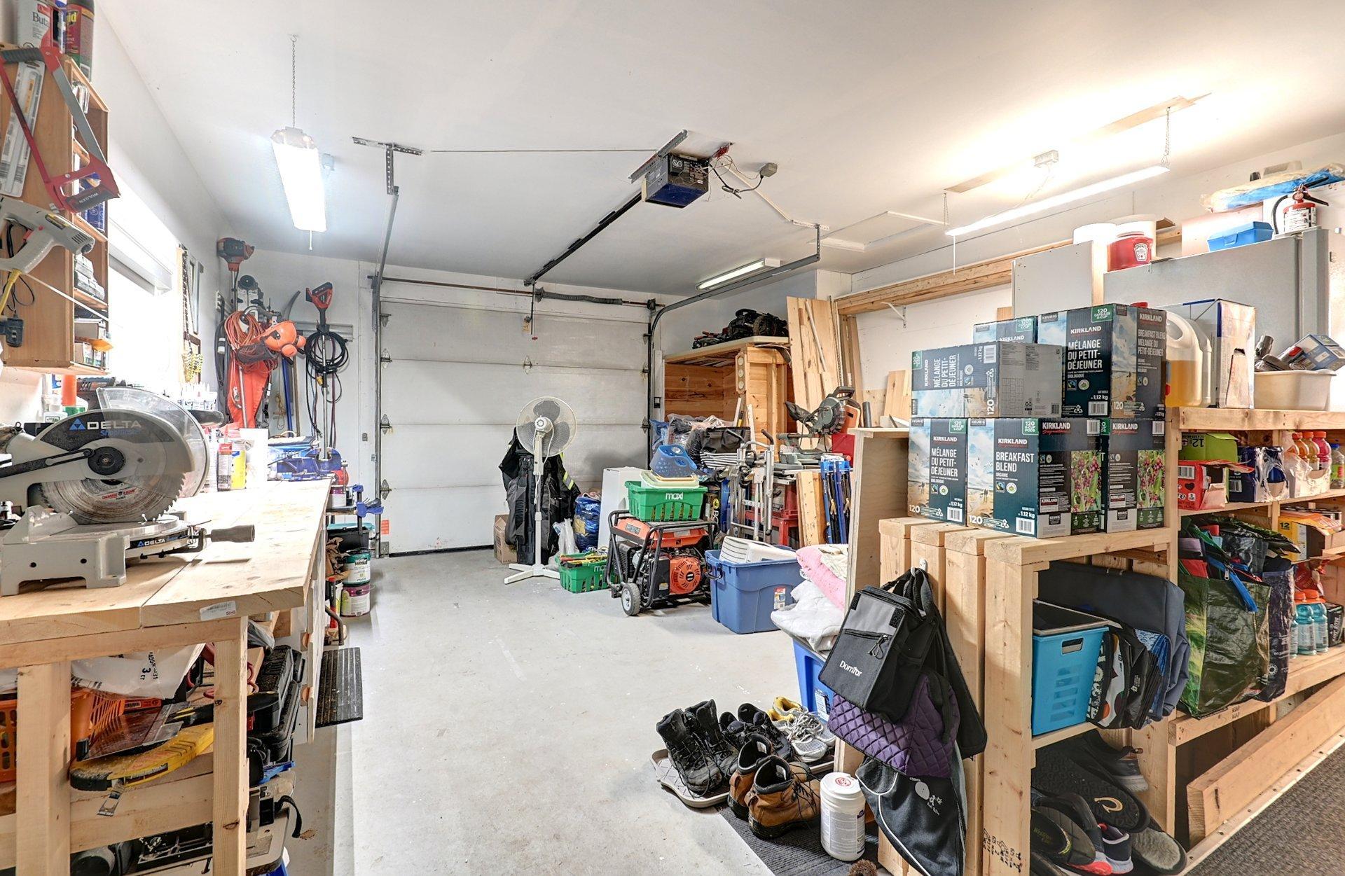 









235


Rue Jacques

,
Sherbrooke (Fleurimont),




QC
J1G5E2

