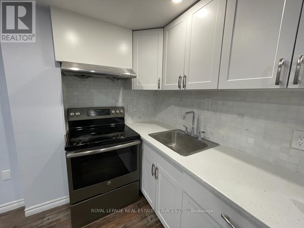 












90 NIAGARA TRAIL

,
Halton Hills,




Ontario
L7G0A8

