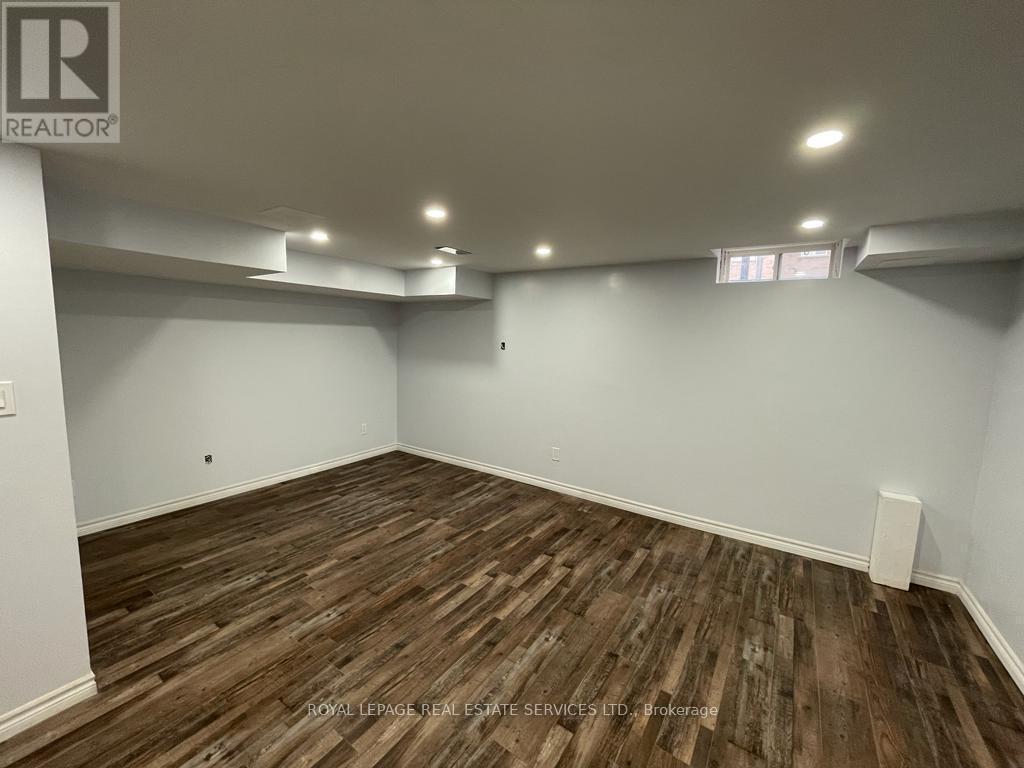 












90 NIAGARA TRAIL

,
Halton Hills,




Ontario
L7G0A8

