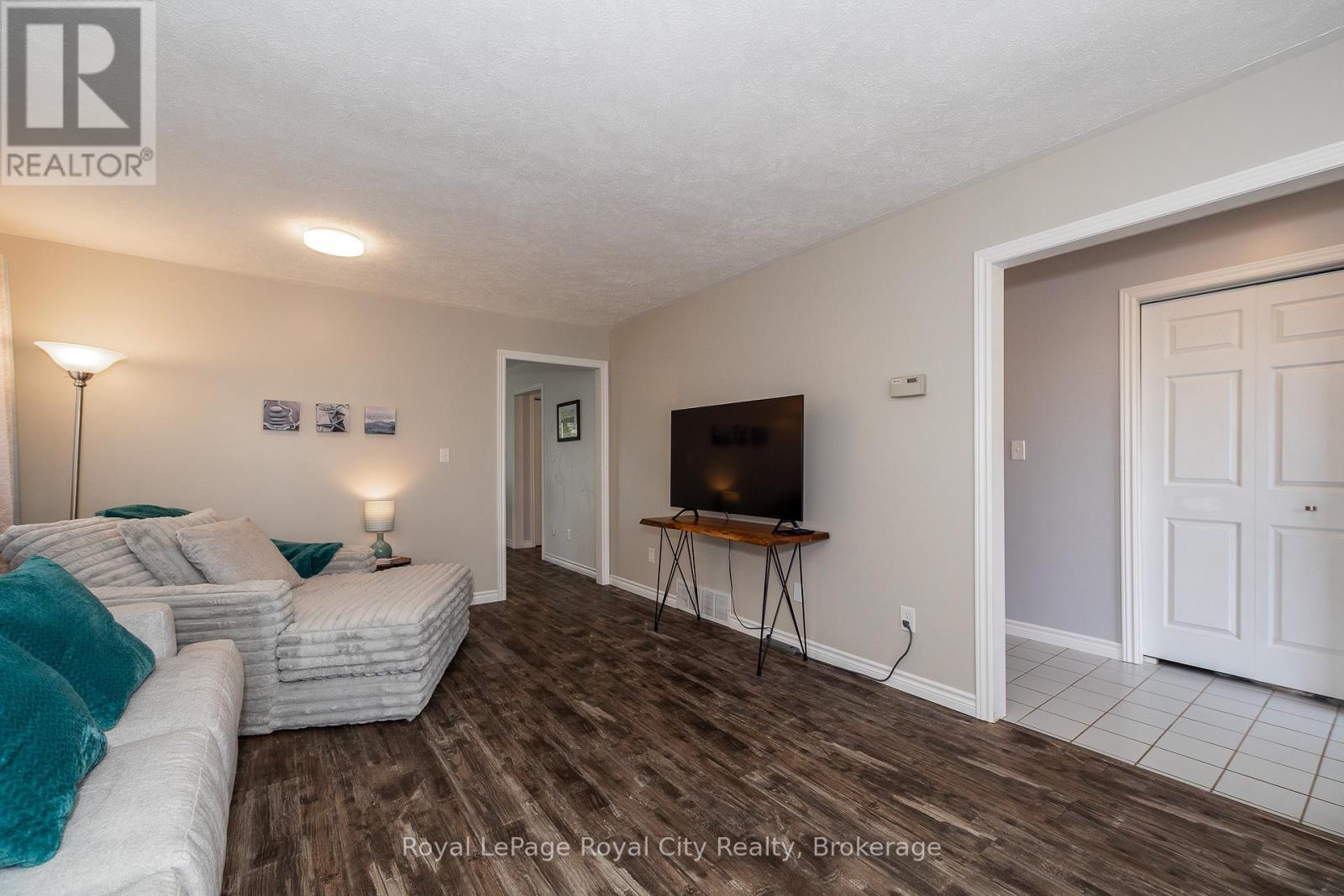 












2661 8TH AVENUE A E

,
Owen Sound,




Ontario
N4K6S5


