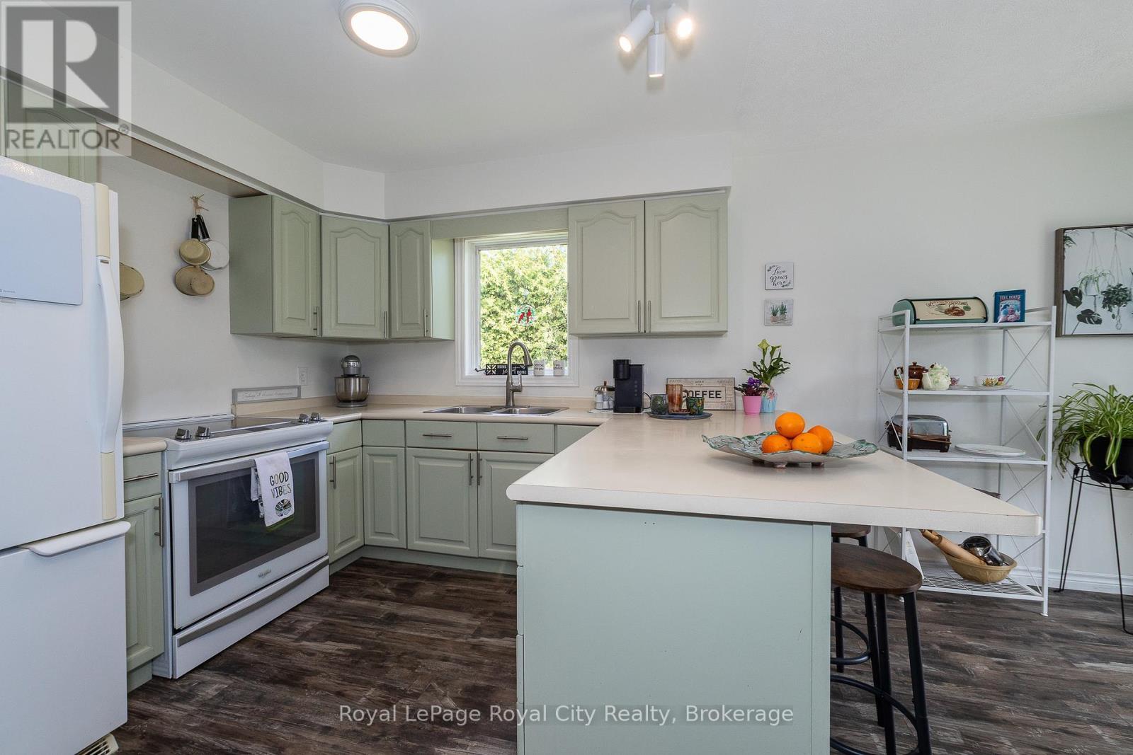 












2661 8TH AVENUE A E

,
Owen Sound,




Ontario
N4K6S5

