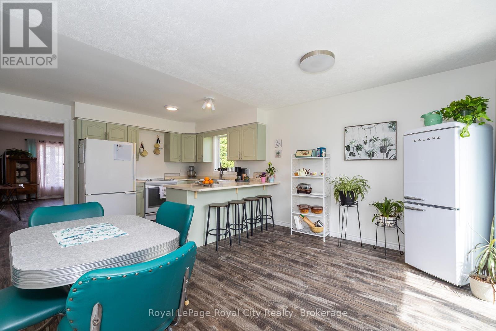 












2661 8TH AVENUE A E

,
Owen Sound,




Ontario
N4K6S5

