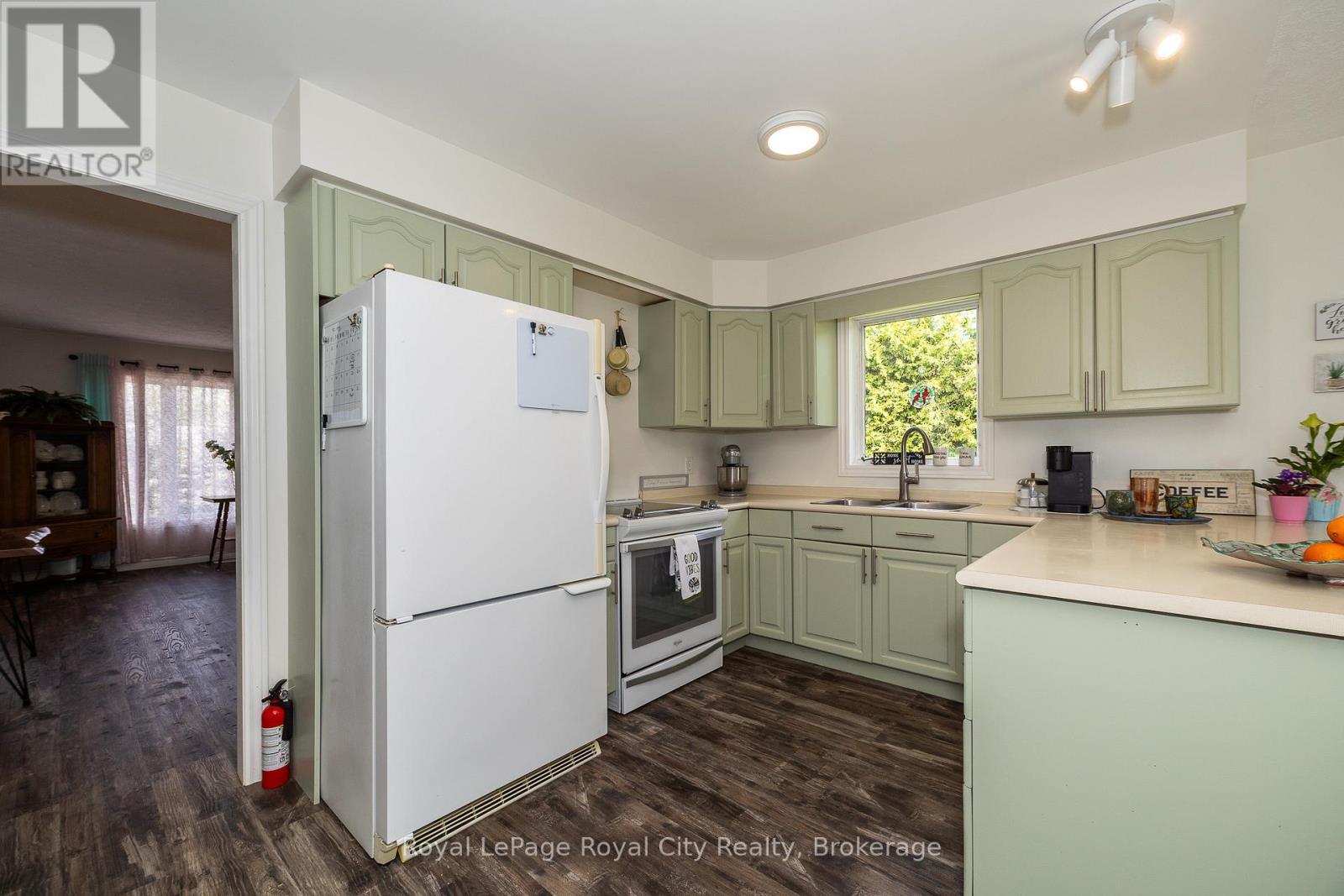












2661 8TH AVENUE A E

,
Owen Sound,




Ontario
N4K6S5

