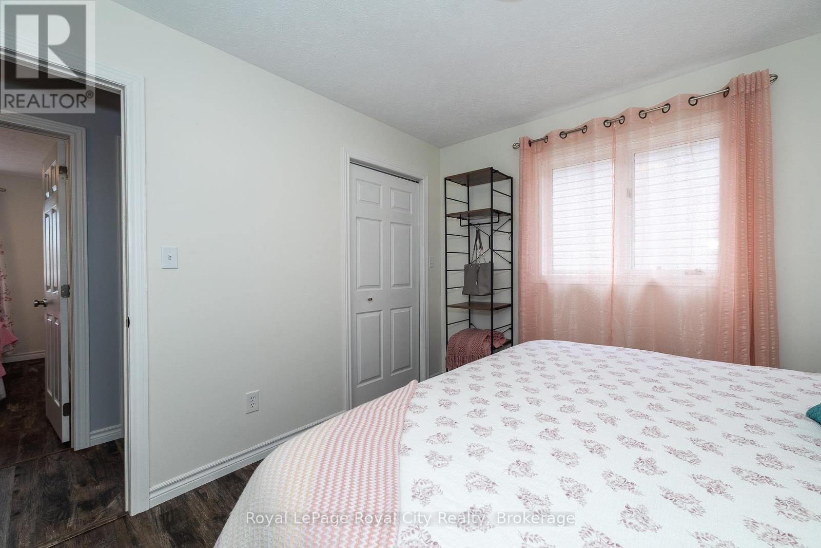 












2661 8TH AVENUE A E

,
Owen Sound,




Ontario
N4K6S5

