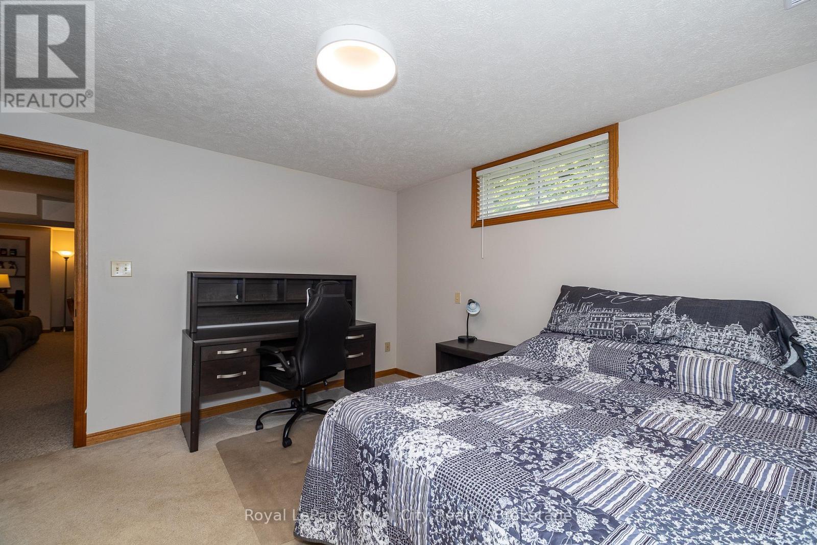












2661 8TH AVENUE A E

,
Owen Sound,




Ontario
N4K6S5

