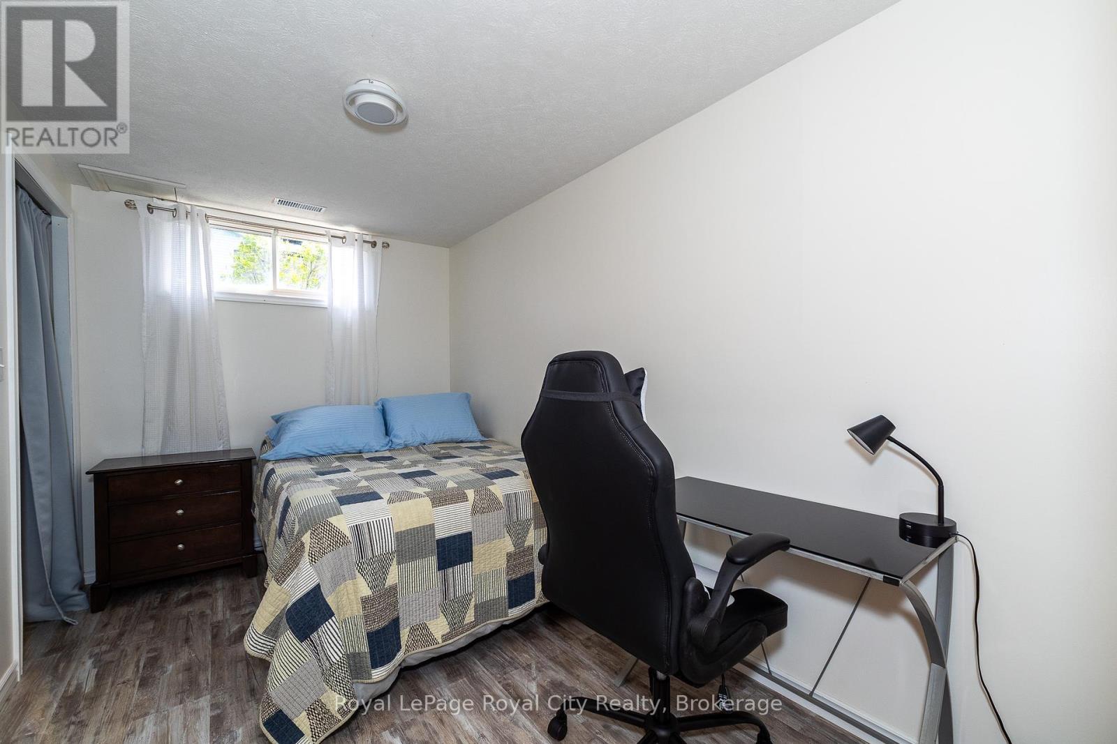 












2661 8TH AVENUE A E

,
Owen Sound,




Ontario
N4K6S5

