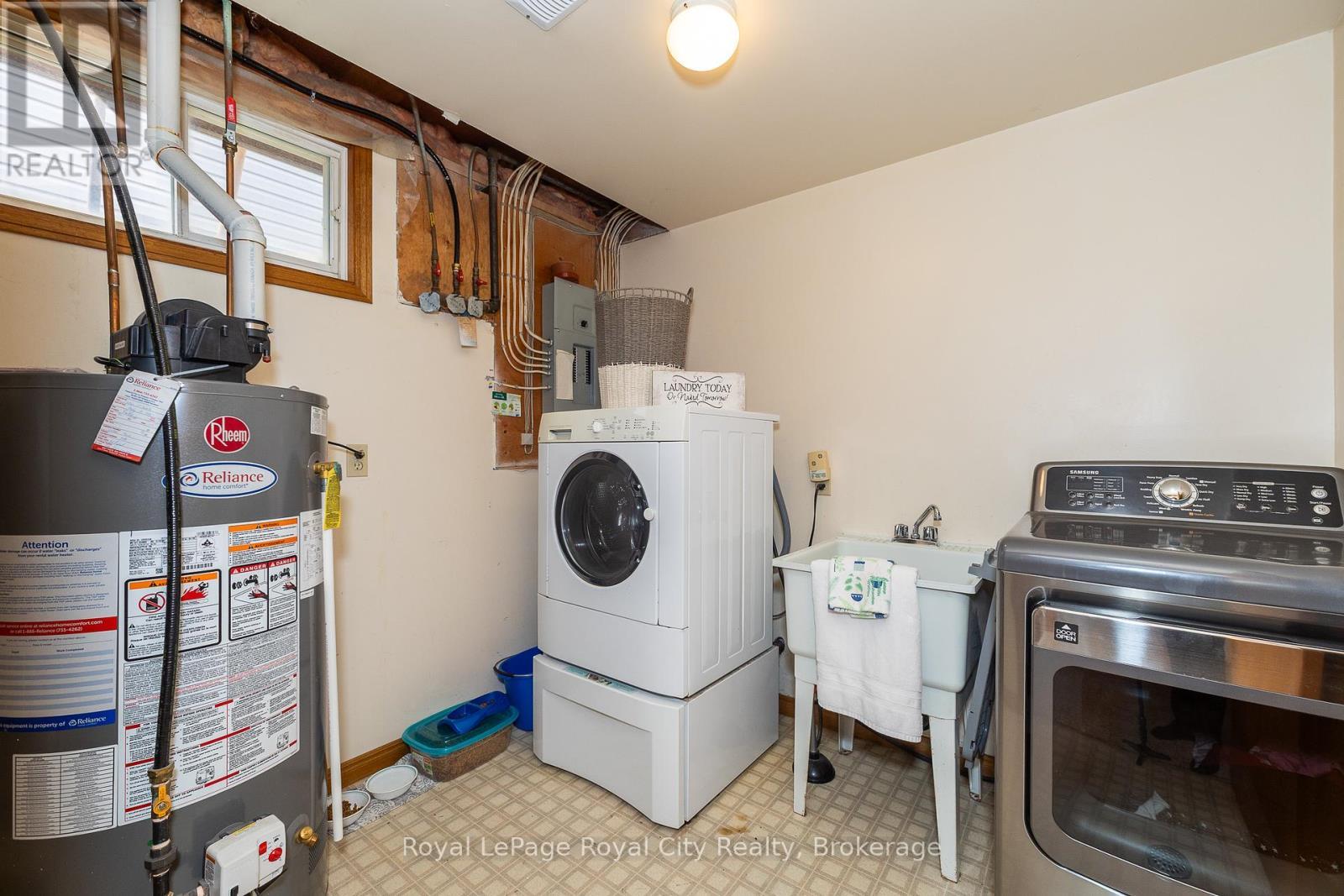 












2661 8TH AVENUE A E

,
Owen Sound,




Ontario
N4K6S5

