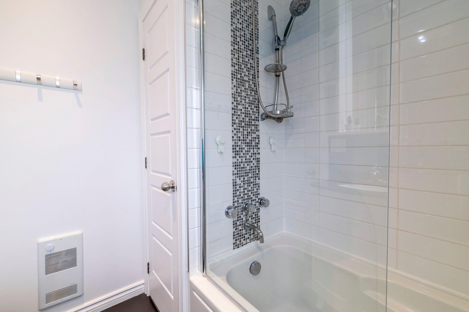 









340


Rue Marlatt

,
Montréal (Saint-Laurent),




QC
H4M2G9

