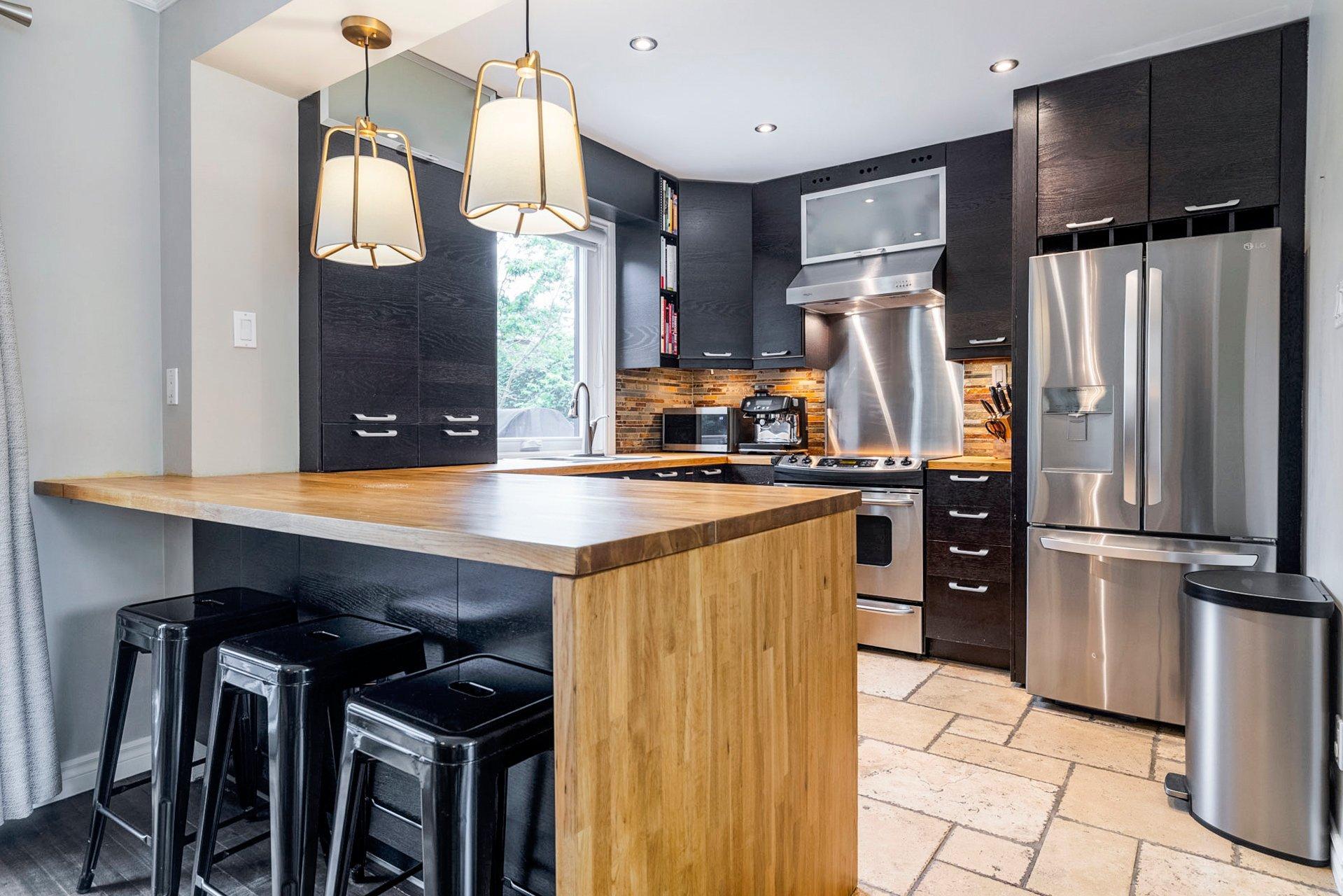 









340


Rue Marlatt

,
Montréal (Saint-Laurent),




QC
H4M2G9


