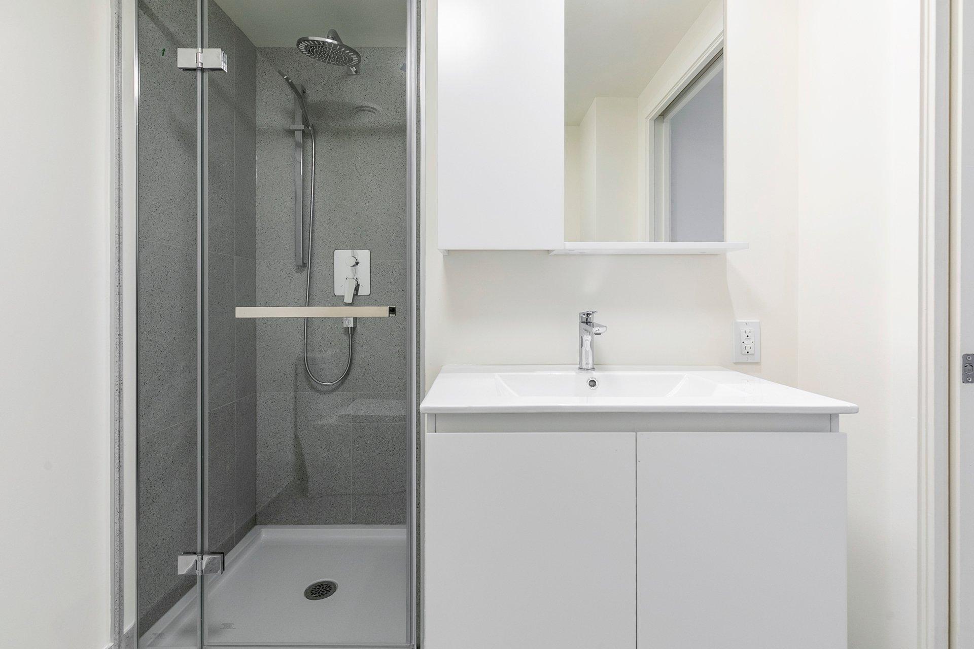 









360


Rue Mayor

, 602,
Montréal (Ville-Marie),




QC
H3A0J4

