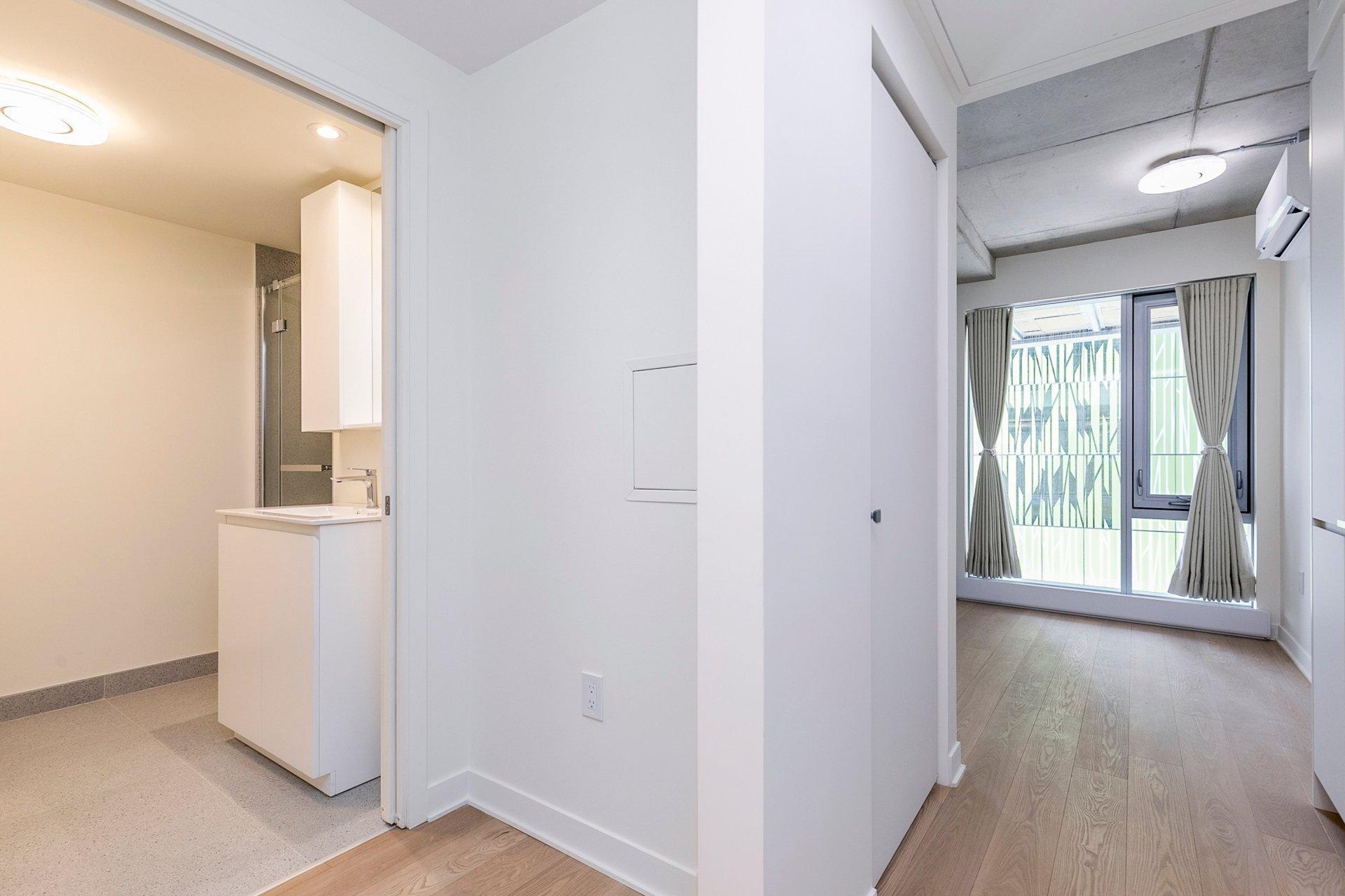 









360


Rue Mayor

, 602,
Montréal (Ville-Marie),




QC
H3A0J4

