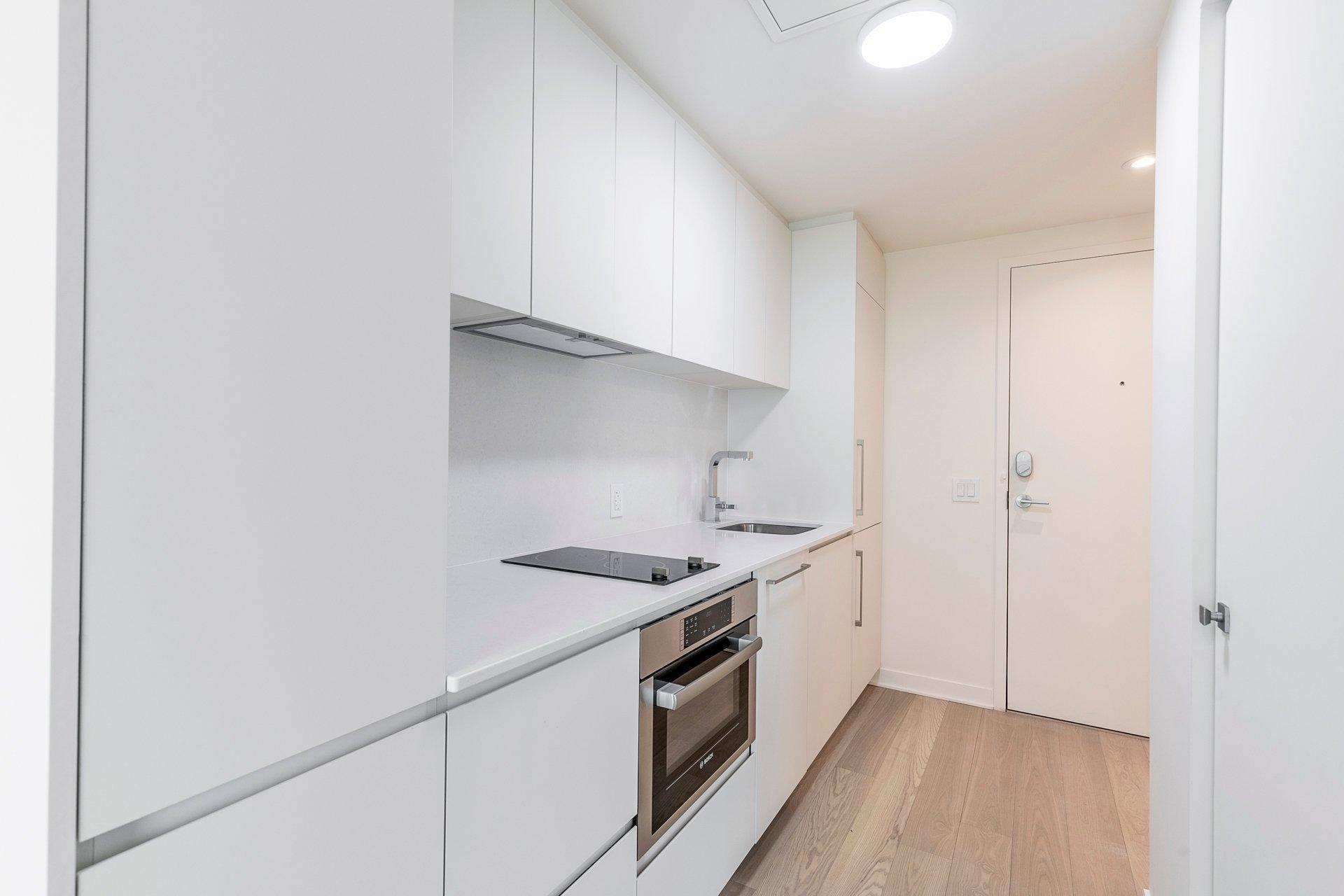 









360


Rue Mayor

, 602,
Montréal (Ville-Marie),




QC
H3A0J4

