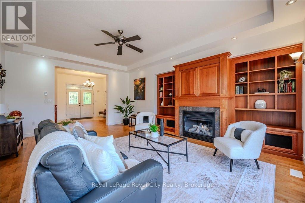 












953 ST DAVID STREET N

,
Centre Wellington (Fergus),




Ontario
N1M2W3

