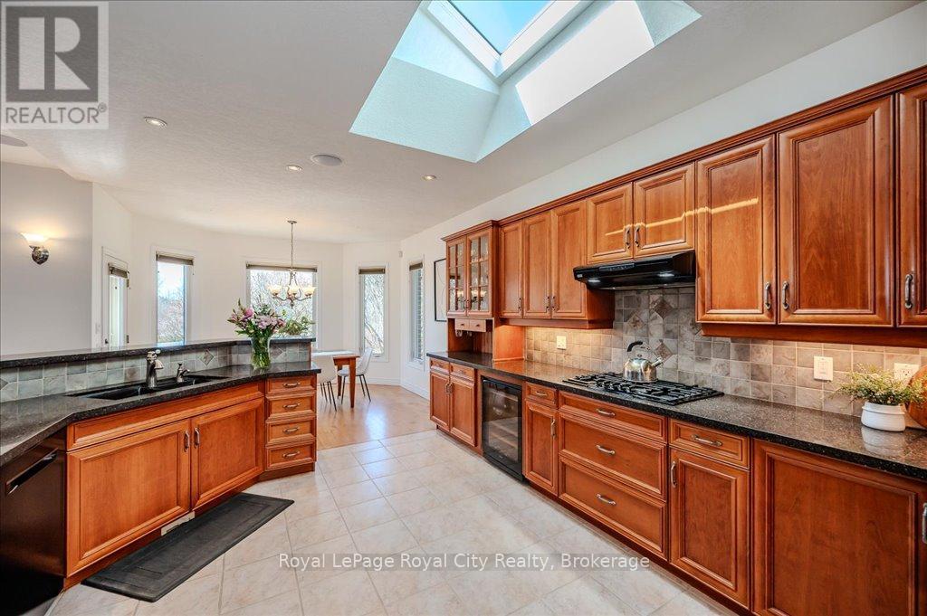 












953 ST DAVID STREET N

,
Centre Wellington (Fergus),




Ontario
N1M2W3

