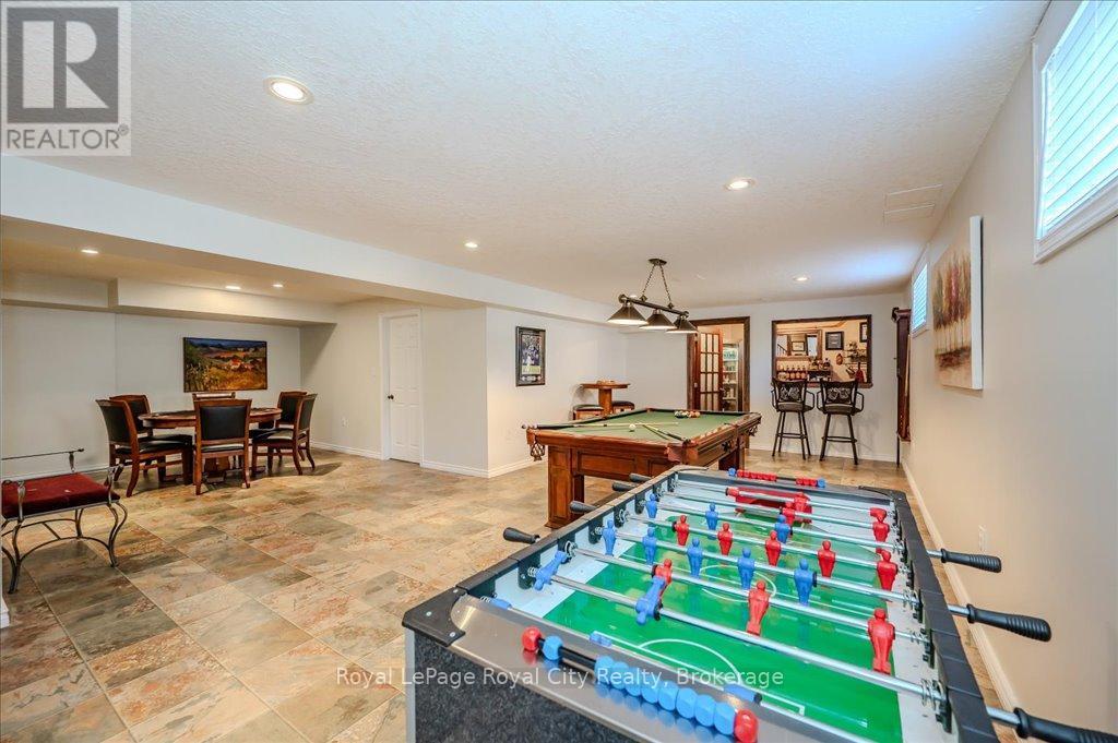












953 ST DAVID STREET N

,
Centre Wellington (Fergus),




Ontario
N1M2W3

