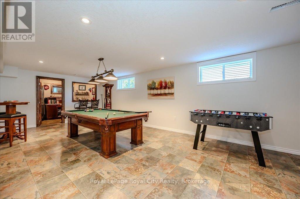 












953 ST DAVID STREET N

,
Centre Wellington (Fergus),




Ontario
N1M2W3

