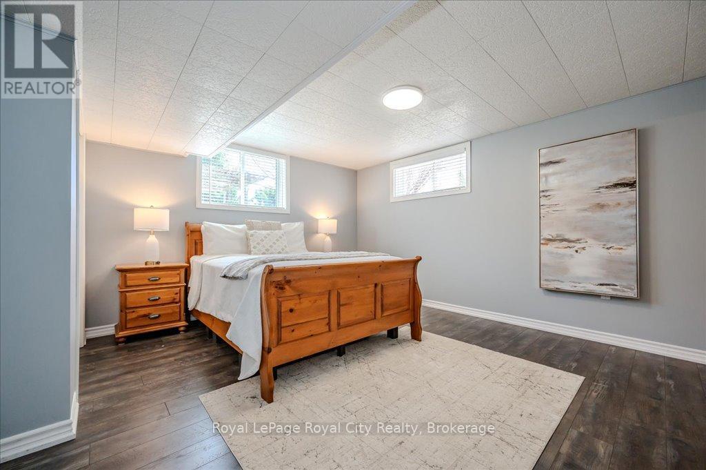 












953 ST DAVID STREET N

,
Centre Wellington (Fergus),




Ontario
N1M2W3


