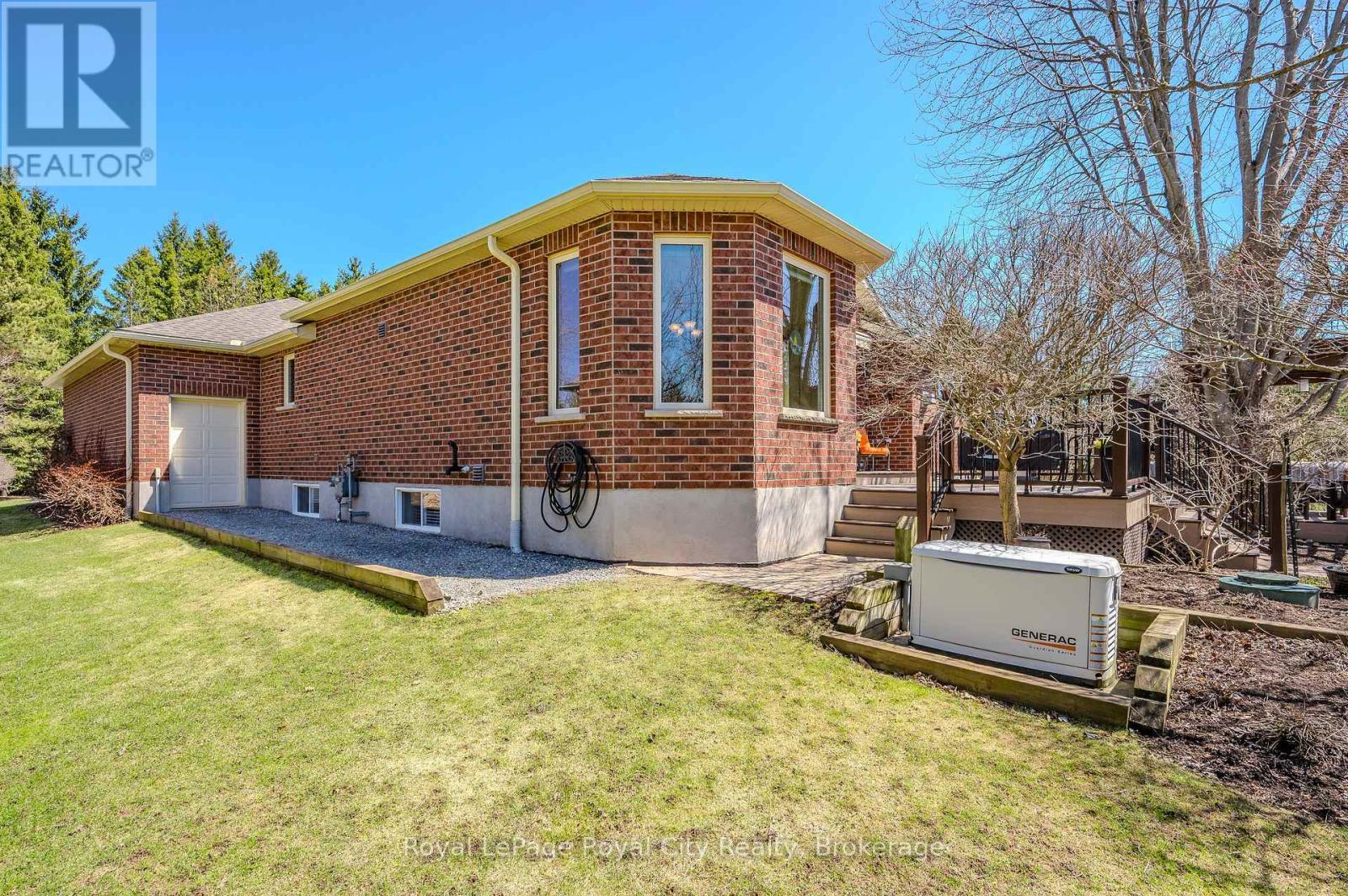 












953 ST DAVID STREET N

,
Centre Wellington (Fergus),




Ontario
N1M2W3


