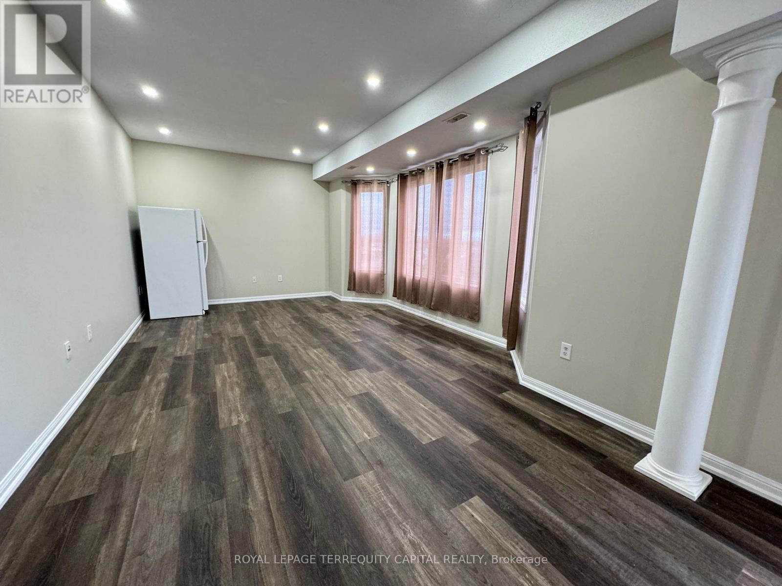 












A - 349 EDGEHILL DRIVE

,
Barrie,




Ontario
L4N9X5

