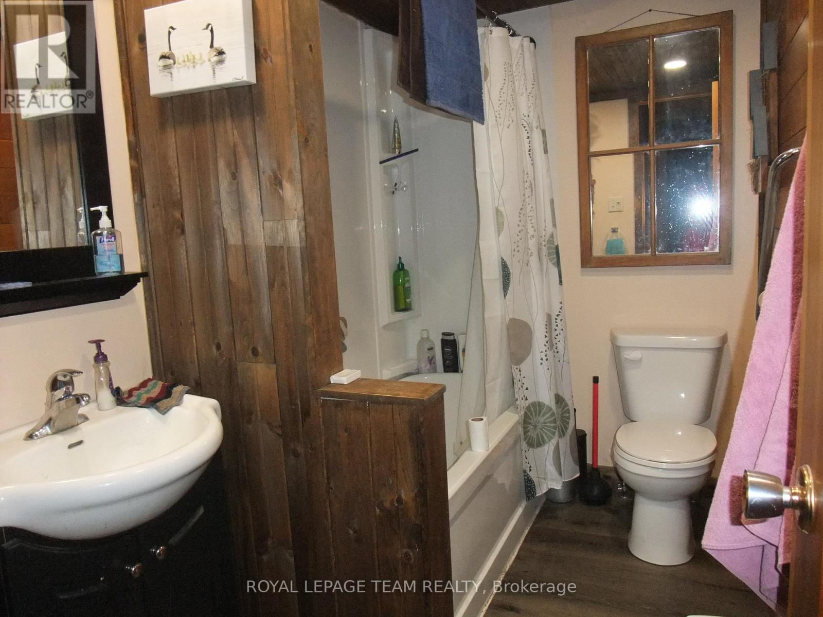 












35 QUAIL TRAIL

,
Greater Madawaska,




Ontario
K0J2R0

